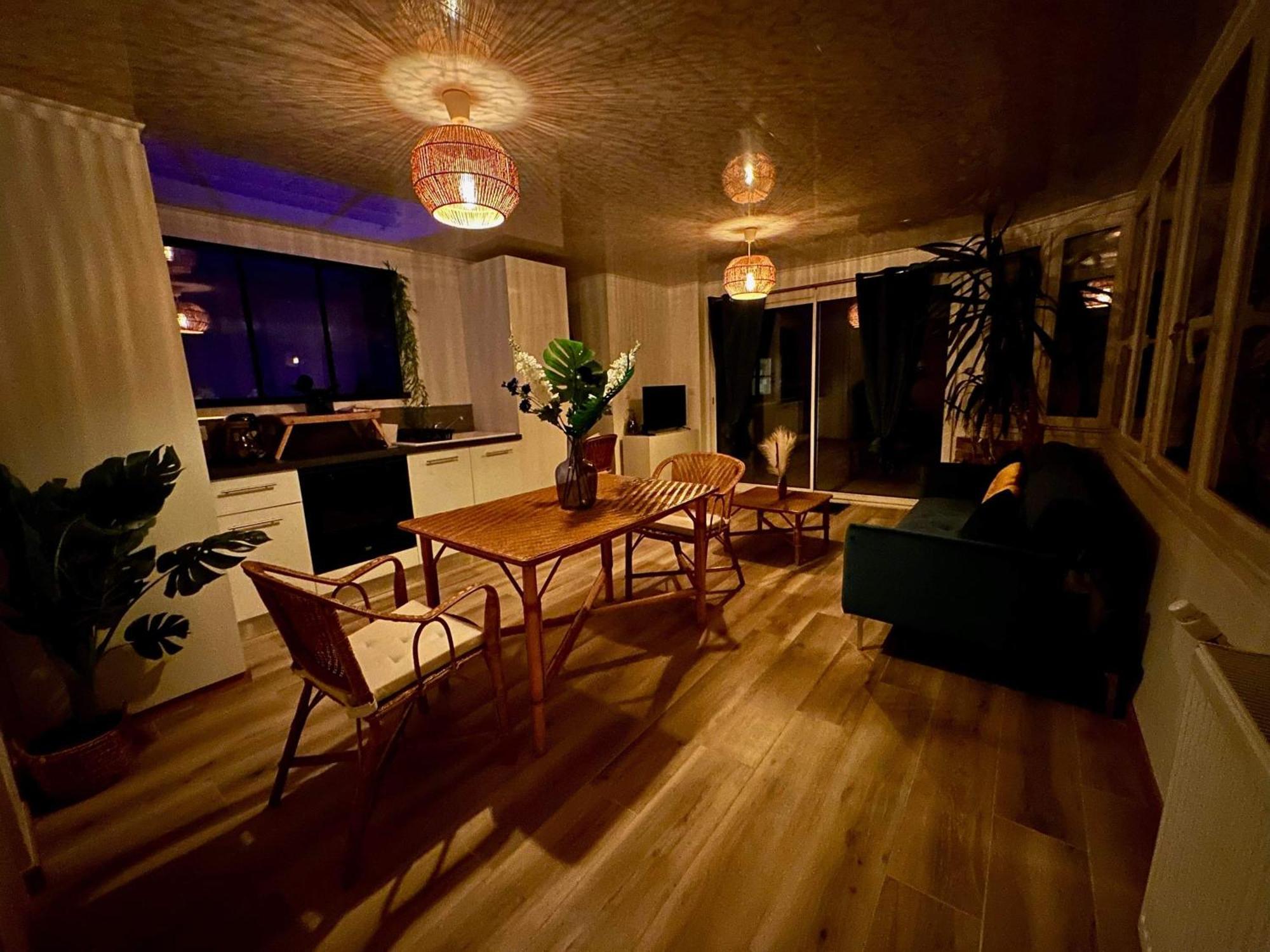 Apartamento Les Tropiques De La Baie Ponthoile Exterior foto
